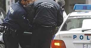 Τον συνέλαβαν στα «πράσα» για απόπειρα κλοπής στη Λαμία