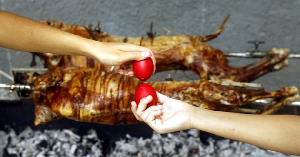 Πώς θα γιορτάσουμε το φετινό Πάσχα: Όλα όσα ισχύουν για τις μετακινήσεις στο πασχαλινό τραπέζι