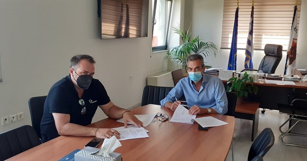 «Έπεσαν» οι υπογραφές για δύο παιδικές χαρές στο Δήμο Θηβαίων