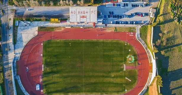 «Έπεσαν» οι υπογραφές για την βελτίωση των αθλητικών εγκαταστάσεων του Δημοτικού Σταδίου Θήβας