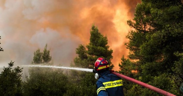Πυρκαγιά στα Μαζαρέϊκα Τανάγρας από κεραυνό