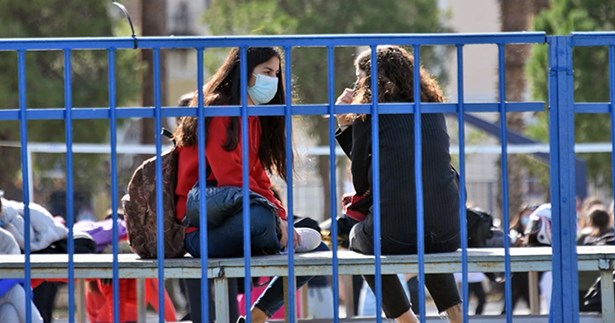 Εμβολιασμός εφήβων: Αύξηση 90% στα κρούσματα κορωνοϊού σε ανήλικους από τον Ιούλιο