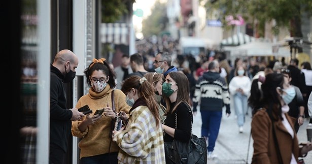 Νέα μέτρα για τον κορωνοϊό προ των πυλών: Ποια σενάρια εξετάζουν οι ειδικοί