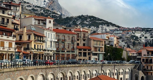 Αράχωβα: Απολύονται εργαζόμενοι στο χώρο της διασκέδασης λόγω του κορωνοϊού