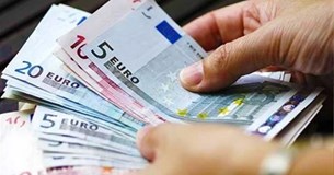 Λιβαδειά: Όταν βρήκε 5.850 ευρώ στο δρόμο δεν το σκέφτηκε δεύτερη φορά, τα έδωσε στην Αστυνομία