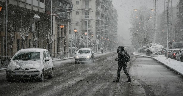 Γενική αργία σήμερα σε δημόσιο και ιδιωτικό τομέα - Ποιοι εξαιρούνται