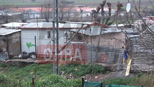 Θήβα: Ρομά έκοψαν και έκλεψαν καλώδια από τις σιδηροδρομικές ράγες