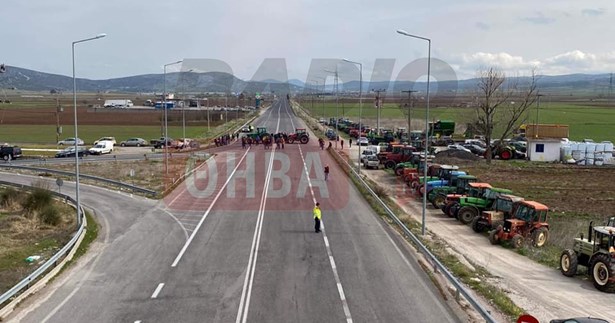 Συνεχίζονται οι δράσεις διαμαρτυρίας των αγροτών στη Βοιωτία