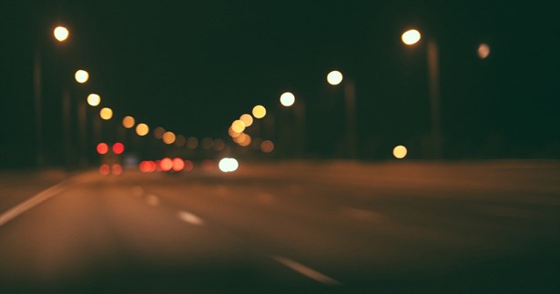 Θήβα: Περπατούσε μεθυσμένος στη μέση του δρόμου - Από θαύμα δεν τον παρέσυρε κάποιο όχημα