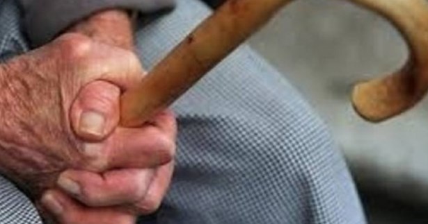 Ανήλικοι λήστεψαν ηλικιωμένο στη Φθιώτιδα μόλις μπήκε στην αυλή του σπιτιού του