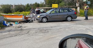 Τροχαίο ατύχημα στη διασταύρωση Οινοφύτων-Σχηματαρίου - Δείτε φωτογραφίες