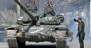 Ουκρανία: Ενισχύει τις δυνάμεις της η Ρωσία με στόχο Ντονμπάς και Οδησσό - Όπλα ζητά ο Ζελένσκι