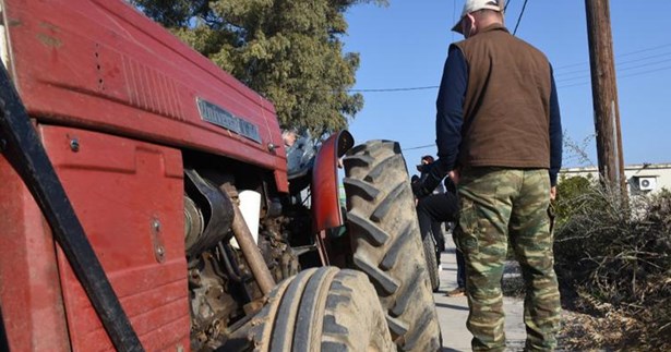 Αγρότες: Για ποιους μειώνεται ο φόρος εισοδήματος 50%