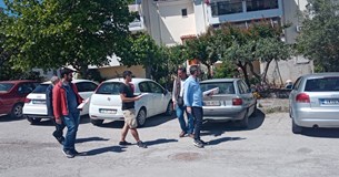 Περιοδεία του ΚΚΕ στις εργατικές κατοικίες για μέτρα αντισεισμικής θωράκισης