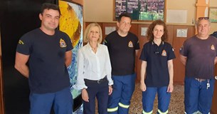 Επίσκεψη στην Πυροσβεστική Υπηρεσία Θηβών έκανε η Γιώτα Πούλου