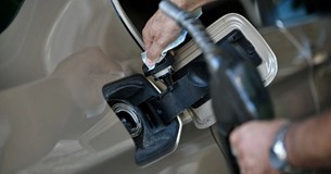 Fuel Pass 2: Κριτήρια και αιτήσεις για την επιδότηση καυσίμων - Ποιοι και πώς θα λάβουν τα 80 ευρώ