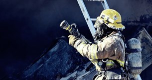 Φωτιά ξέσπασε σε εργοστάσιο στη Ριτσώνα