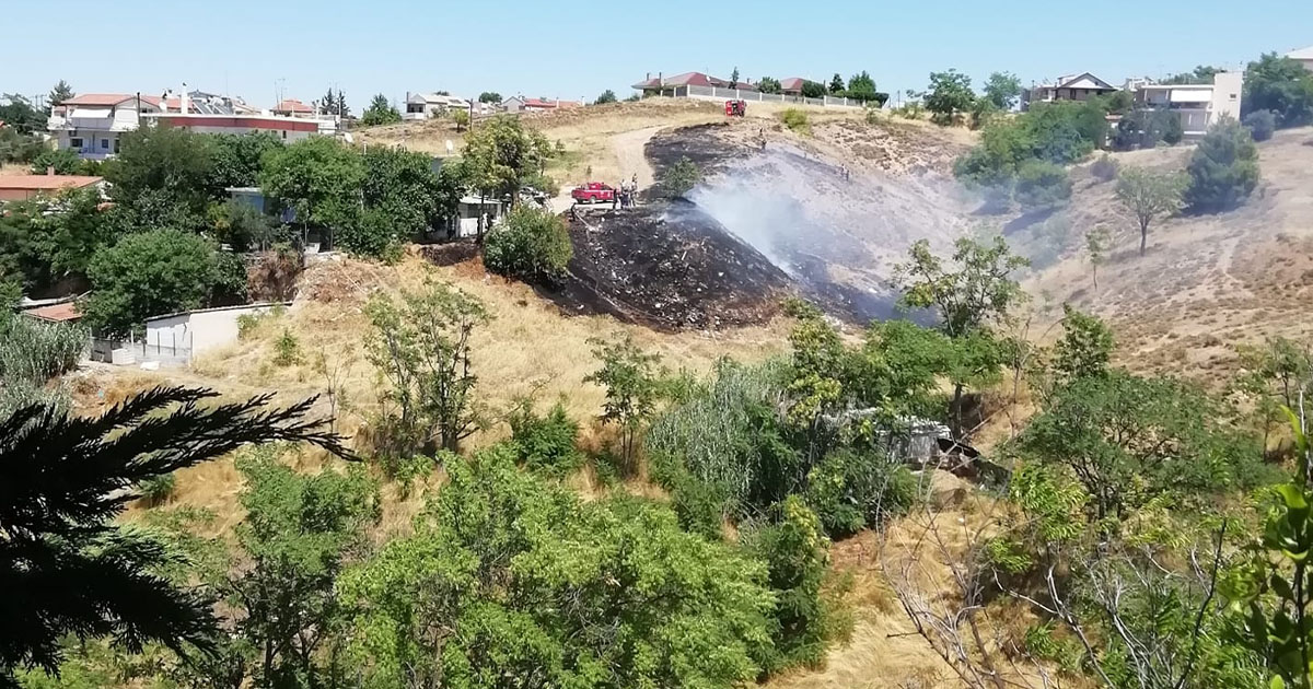 Φωτιά στη Θήβα - Αμεση παρέμβαση της πυροσβεστικής