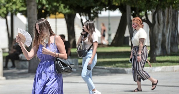 Καιρός: Καύσωνας «χτυπά» τη χώρα - Πάνω από 40°C θα χτυπήσει η θερμοκρασία τις επόμενες ημέρες