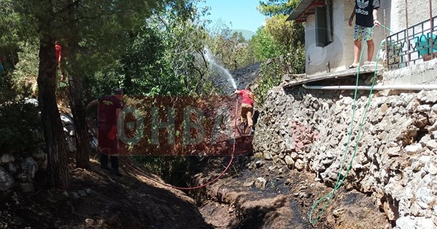 Ξέσπασε φωτιά στα Χώστια - Την «πρόλαβαν» οι κάτοικοι