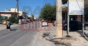 Θήβα: Σφοδρή σύγκρουση φορτηγού με κολώνα στην προσπάθεια του να αποφύγει ΙΧ (Φωτογραφίες)