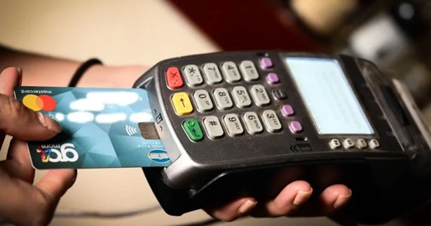 POS παντού: Τέλος οι εξαιρέσεις - Πώς θα γίνει η υποχρεωτική διασύνδεση με τις ταμειακές