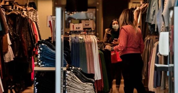 Με παρέμβαση του Ε.Κ.Λ. έκλεισαν καταστήματα που λειτουργούσαν την Κυριακή στη Λιβαδειά