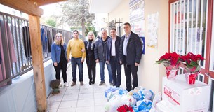 Επίσκεψη του Δημάρχου Λοκρών στο Κοινωνικό Παντοπωλείο του Δήμου εν όψει των εορτών