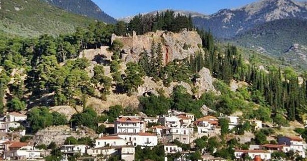 Χρηματοδοτούνται μελέτες για την αποκατάσταση-ανάδειξη του Κάστρου στην Aμφισσα