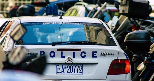 Συνελήφθησαν 2 ανήλικοι στη Χαλκίδα για ληστείες