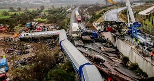 Σύγκρουση τρένων στη Λάρισα: «Ο σταθμάρχης δεν ήταν στη θέση του την ώρα του δυστυχήματος», καταγγέλλει δικηγόρος επιζώντα