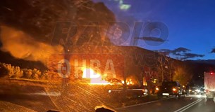 Έκτακτο: Μεγάλη πυρκαγιά ξέσπασε σε αποθήκη στις Πλαταιές - Βίντεο-Φωτό