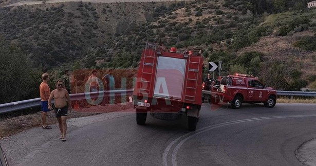Ξέσπασε φωτιά στο δρόμο Χώστια προς Σαράντι - Αμεση παρέμβαση των πολιτών