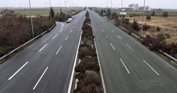 Κλειστή η Εθνική για Αθήνα και Θεσσαλονίκη - Κομμένη στα δύο η χώρα