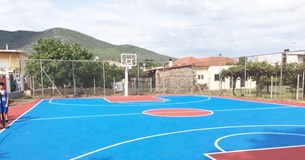 Εγκαινιάστηκε το γήπεδο μπάσκετ στο παλιό Δημοτικό Σχολείο της Λάρυμνας του Δήμου Λοκρών