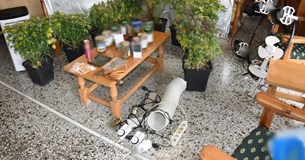 Λιβαδειά: Είχε εξοπλισμένο εργαστήριο υδροπονικής καλλιέργειας κάνναβης στο σπίτι του (Φωτογραφίες)
