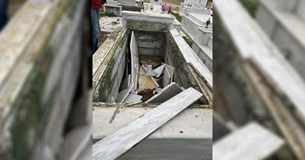 Αγνωστοι βεβήλωσαν τάφο στο κοιμητήριο στο Τάχι Θήβας (Φωτογραφίες)