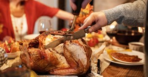 «Καλάθι των Χριστουγέννων»: Ποιες κατηγορίες τροφίμων αφορά - Μέχρι πότε θα διαρκέσει