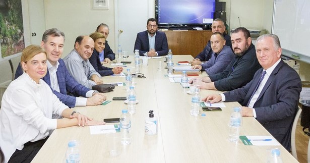 Κλιμάκιο του ΠΑΣΟΚ πραγματοποίησε συνάντηση με εργαζομένους στο ΕΚΑΒ