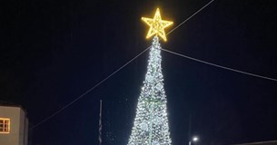 Αμπελοχώρι, Νεοχωράκι, Λεύκτρα και Χώστια ανάβουν τα Χριστουγεννιάτικα Δέντρα τους εν αναμονή των Χριστουγέννων  (Φωτό)