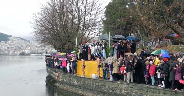Καιρός: Με ομπρέλες ο Αγιασμός των Υδάτων - Ισχυρά φαινόμενα από το βράδυ του Σαββάτου