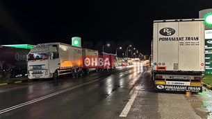 Απαγόρευσης κυκλοφορίας φορτηγών στην Εθνική οδό στο ύψος της Θήβας λόγω της κακοκαιρίας Avgi (Βίντεο)
