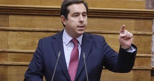 Ν. Μηταράκης: Μεταφέρθηκαν 13.000 μετανάστες από τα νησιά στην ενδοχώρα