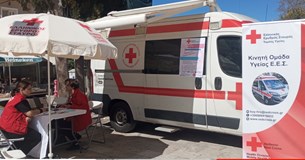 Μεγάλη προσέλευση στη Δράση του Ελληνικού Ερυθρού Σταυρού στη Θήβα για την πρόληψη και την ευαισθητοποίηση για τον καρκίνο του μαστού