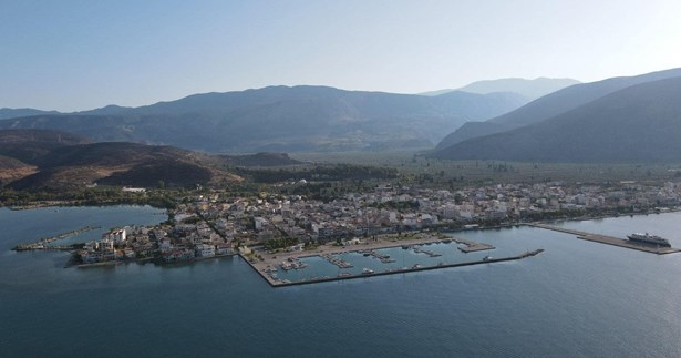 Αίτημα παρουσίασης των μελετών της ανάπλασης στη χερσαία ζώνη λιμένος της Ιτέας από τον Δήμο Δελφών