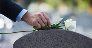 Σε 46.752 ασφαλισμένους και συνταξιούχους του ΟΓΑ, εκκρεμούν τα έξοδα κηδείας!