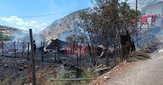 Ξέσπασε φωτιά στον οικισμό Κουρούπη Λιβαδειάς (ΦΩΤΟ)