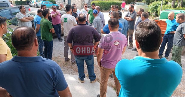 Αγρότες κατέλαβαν τα γραφεία του Οργανισμού Κωπαΐδας