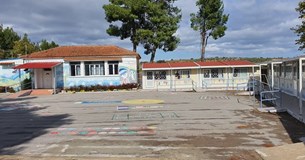 Επιστολή στην Υπουργό Παιδείας που αναδεικνύει τα κτιριακά προβλήματα του Ειδικού Σχολείου που στεγάζεται σε κοντέινερ έστειλε το ΕΕΕΕΚ Θήβας