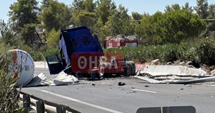 Τούμπαρε βυτιοφόρο έξω από τη Θήβα - Έκλεισε η Εθνική Οδός Αθηνών-Λαμίας (Βίντεο-Φωτό)